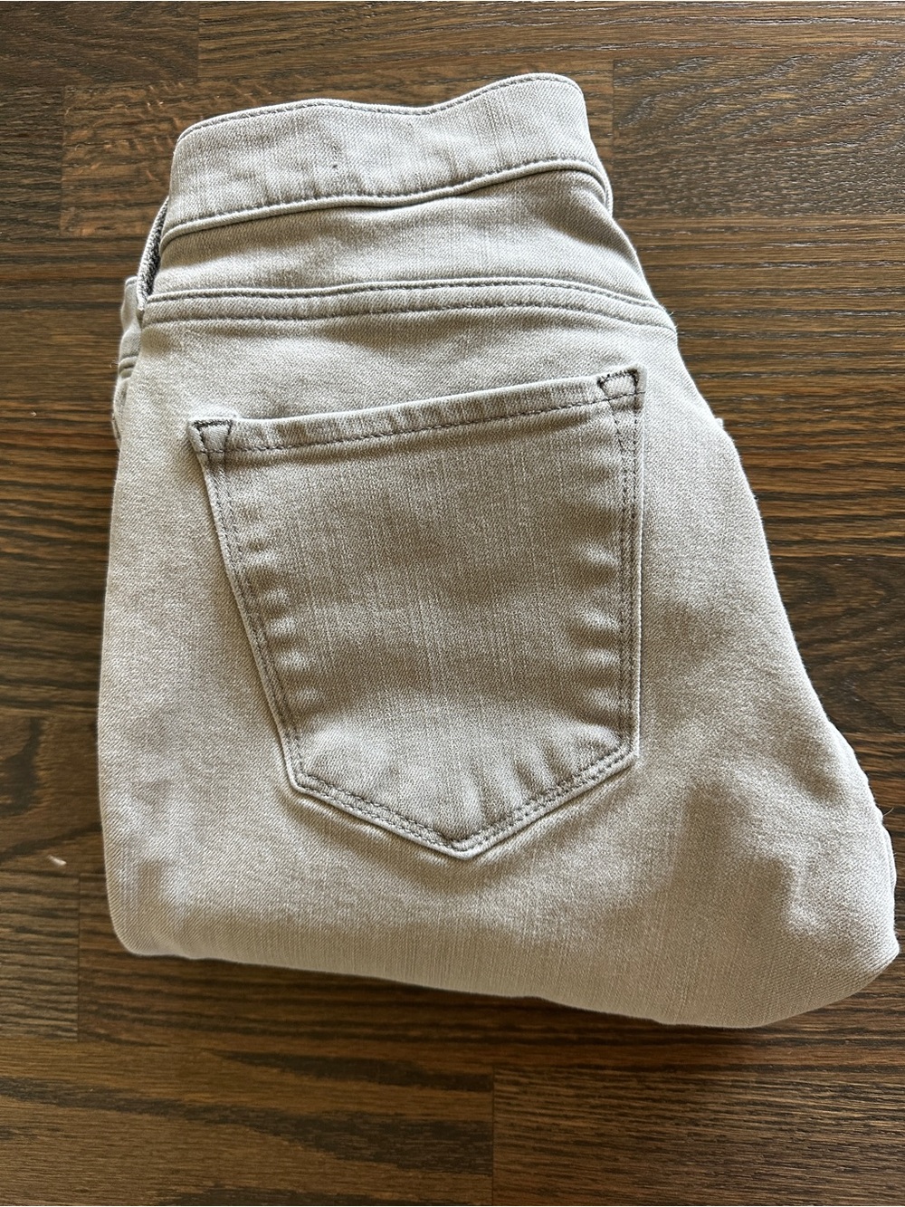 Banana Republic Low Rise Women's Skinny Jeans in Light Grey